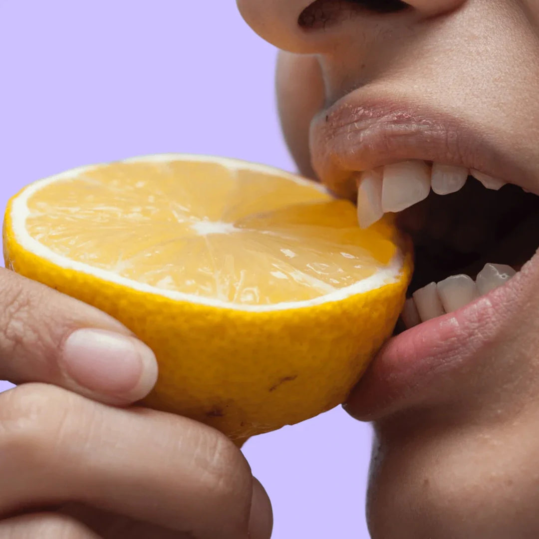 12 vecí, ktoré farbia vaše zuby 2025